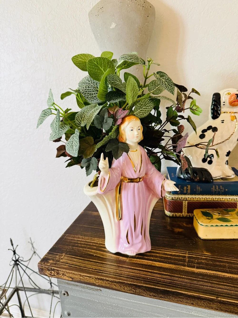 ❤️sold1950s Lady Head Vase Planter – Pink & Lilac Ceramic with Gold Accents - Picture 3 of 14
